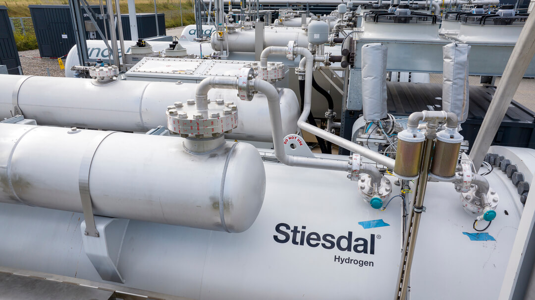 Three 3,1 MW hydrogen electrolyzer units producing ~12,000 m³ hydrogen per day at full operation.